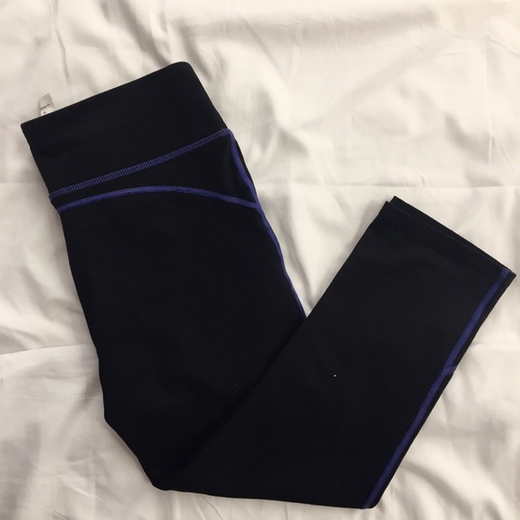 *CLOSEOUT* Excellent Condition Fabletics Cropped Leggings S - Picture 1 of 5